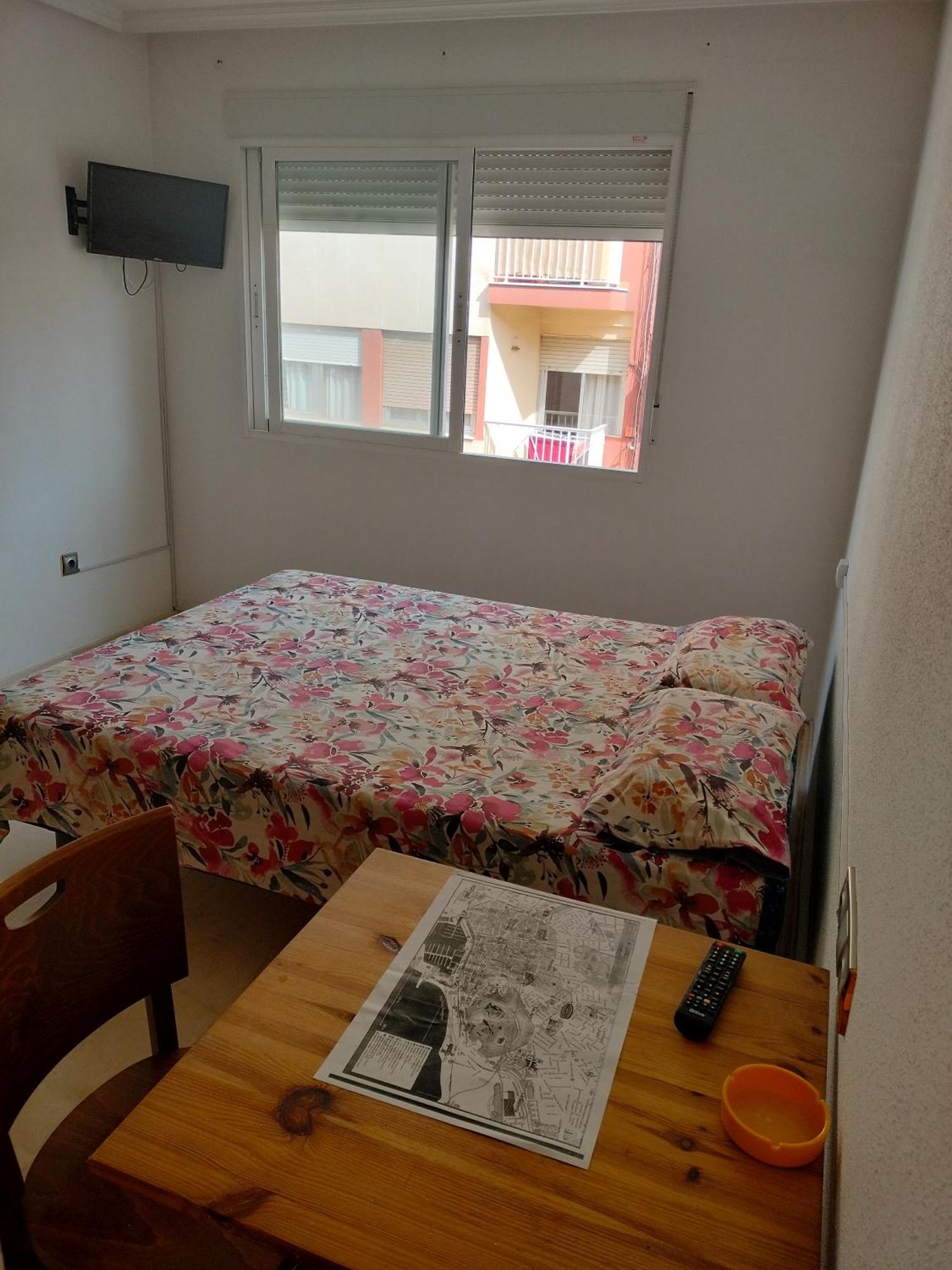 Holiday Centre Deluxe Apartment อาลิกันเต ภายนอก รูปภาพ