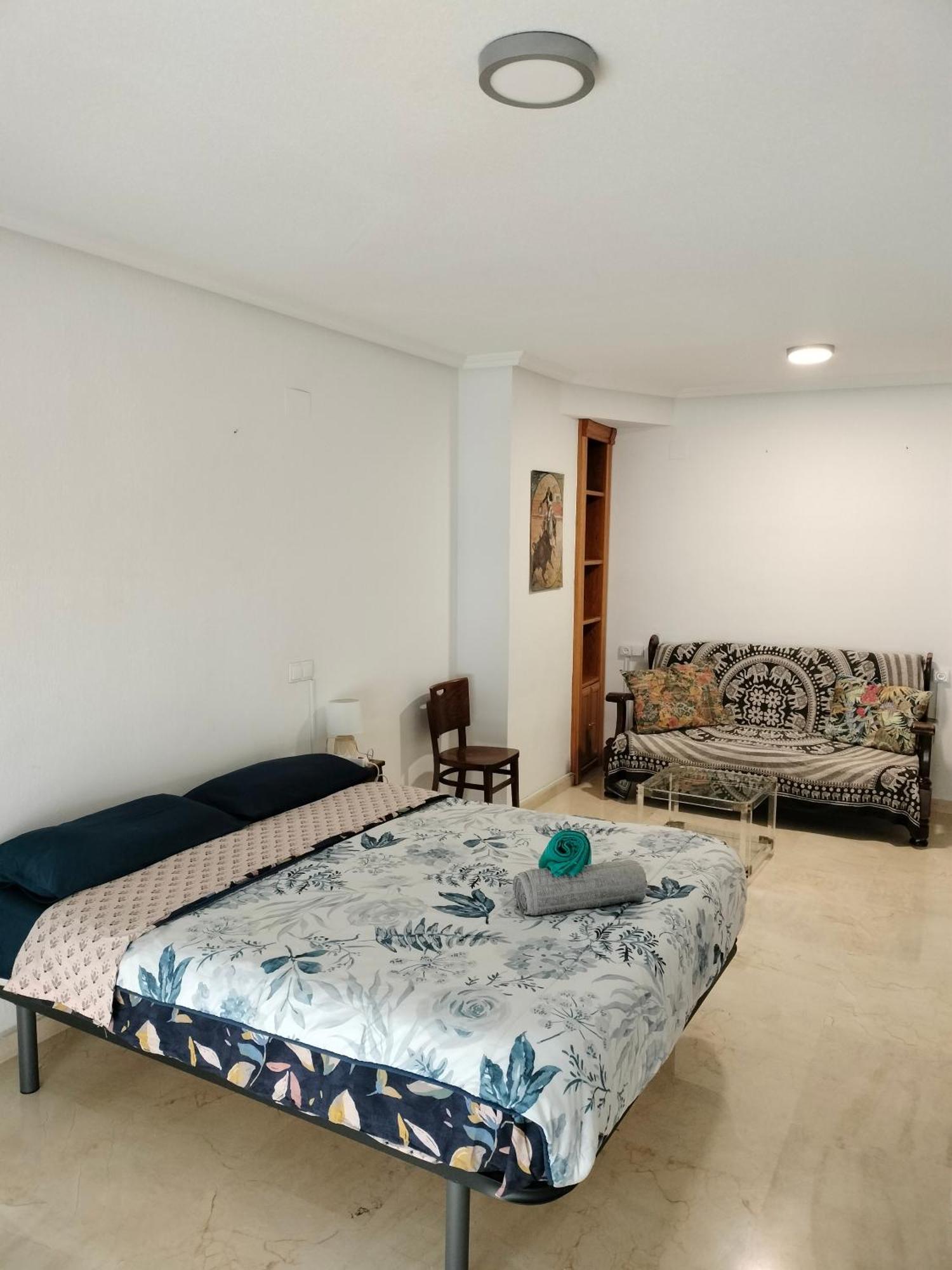 Holiday Centre Deluxe Apartment อาลิกันเต ภายนอก รูปภาพ