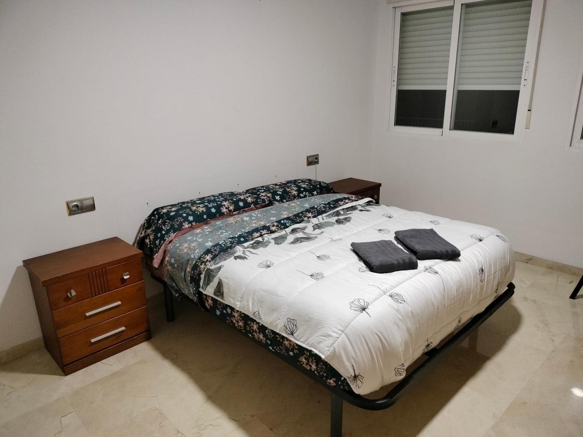 Holiday Centre Deluxe Apartment อาลิกันเต ภายนอก รูปภาพ
