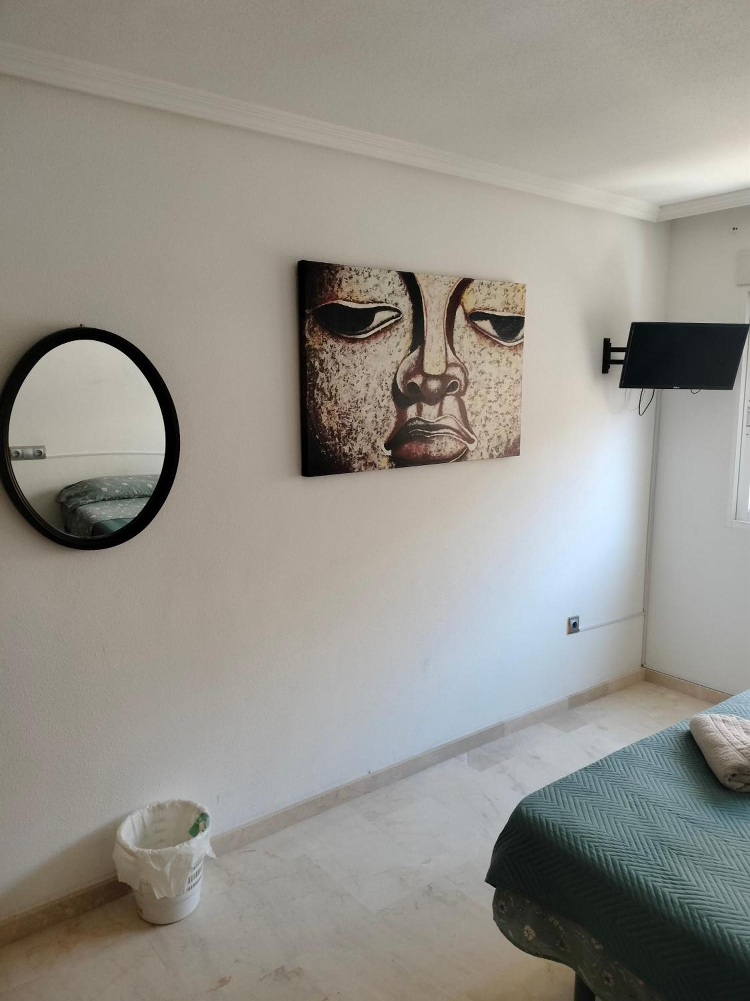 Holiday Centre Deluxe Apartment อาลิกันเต ภายนอก รูปภาพ
