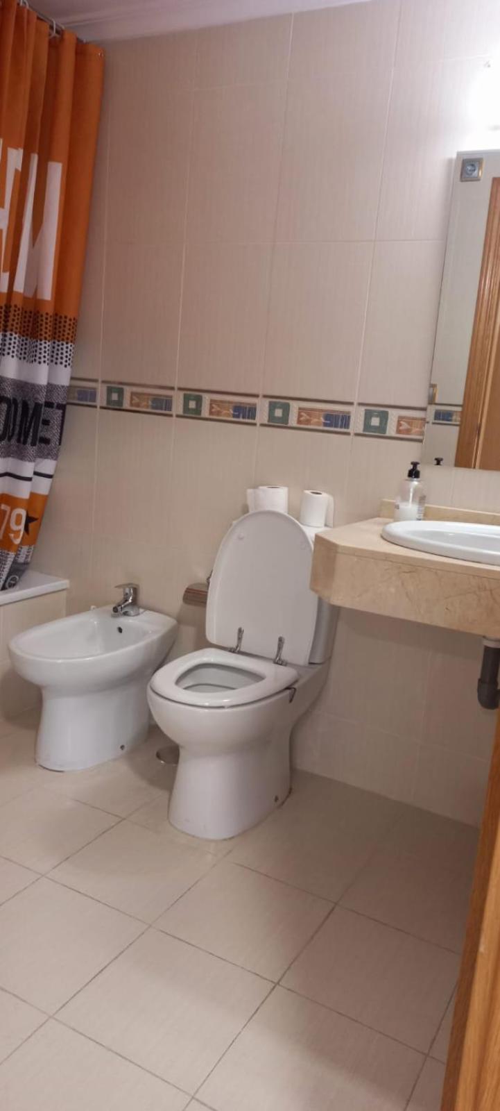Holiday Centre Deluxe Apartment อาลิกันเต ภายนอก รูปภาพ